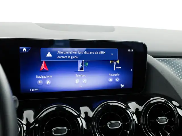 Mercedes-Benz Gla view 15