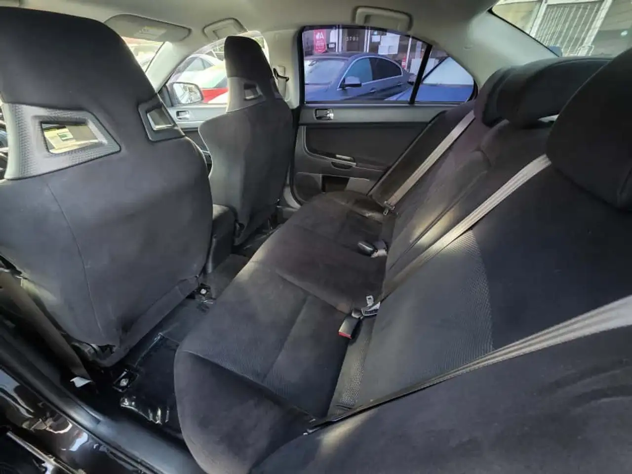Mitsubishi Lancer снимка Mitsubishi Lancer