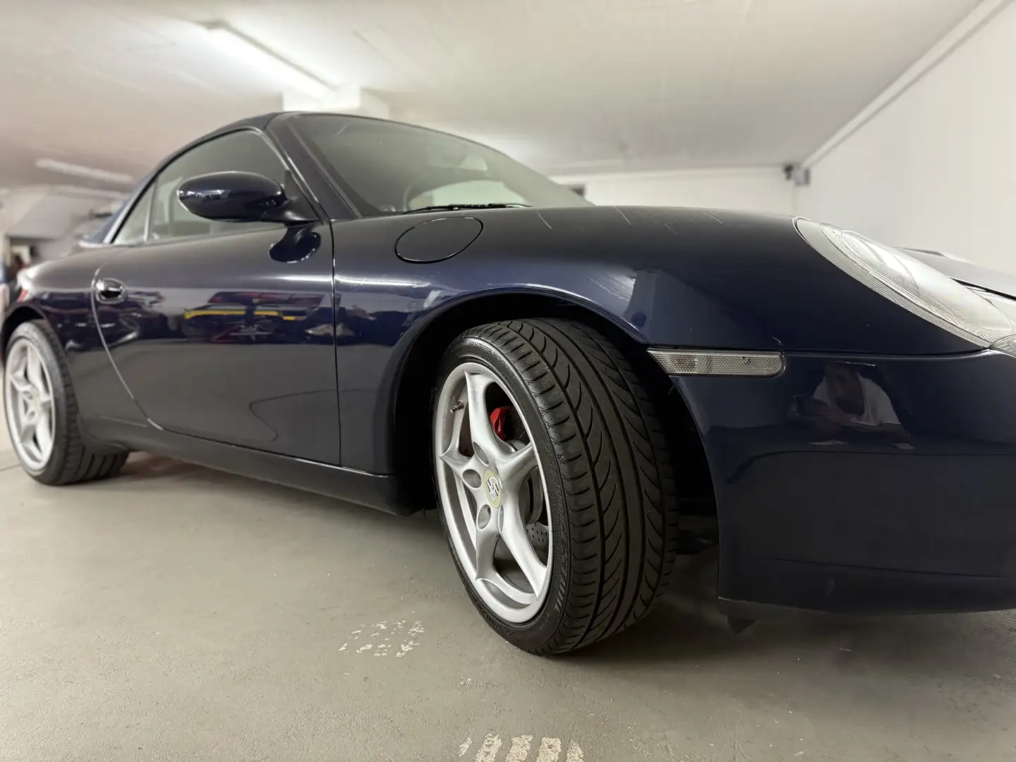Porsche 996 911 Carrera Cabrio - 1