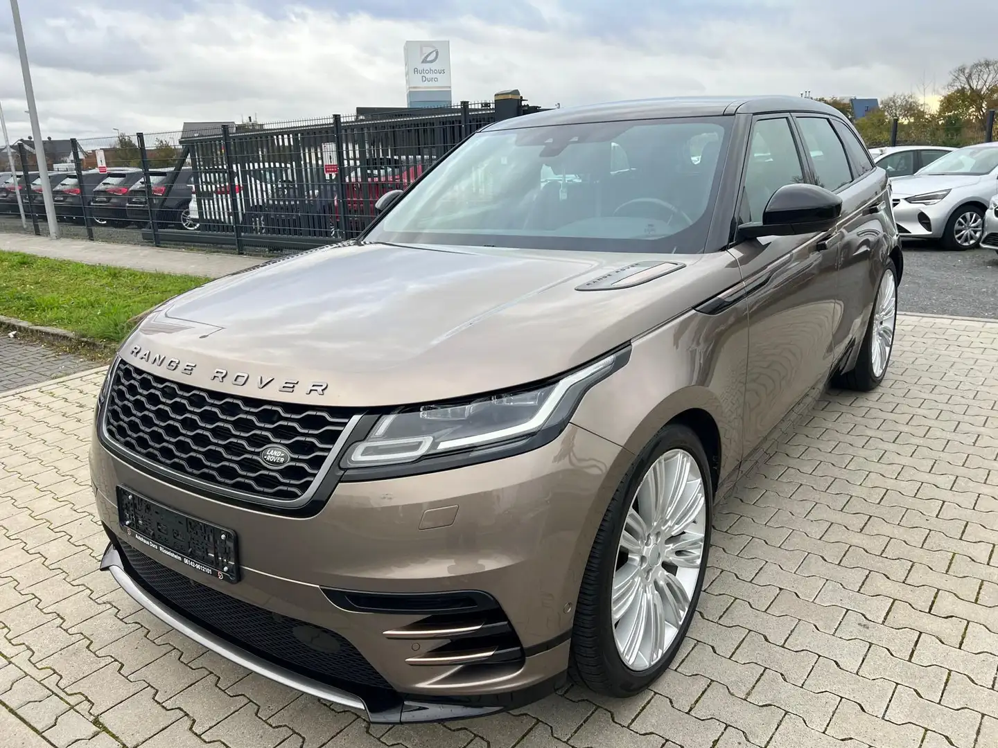 Land Rover Range Rover Velar D300 R-Dynamic SE Aut. Navi Beige - 2