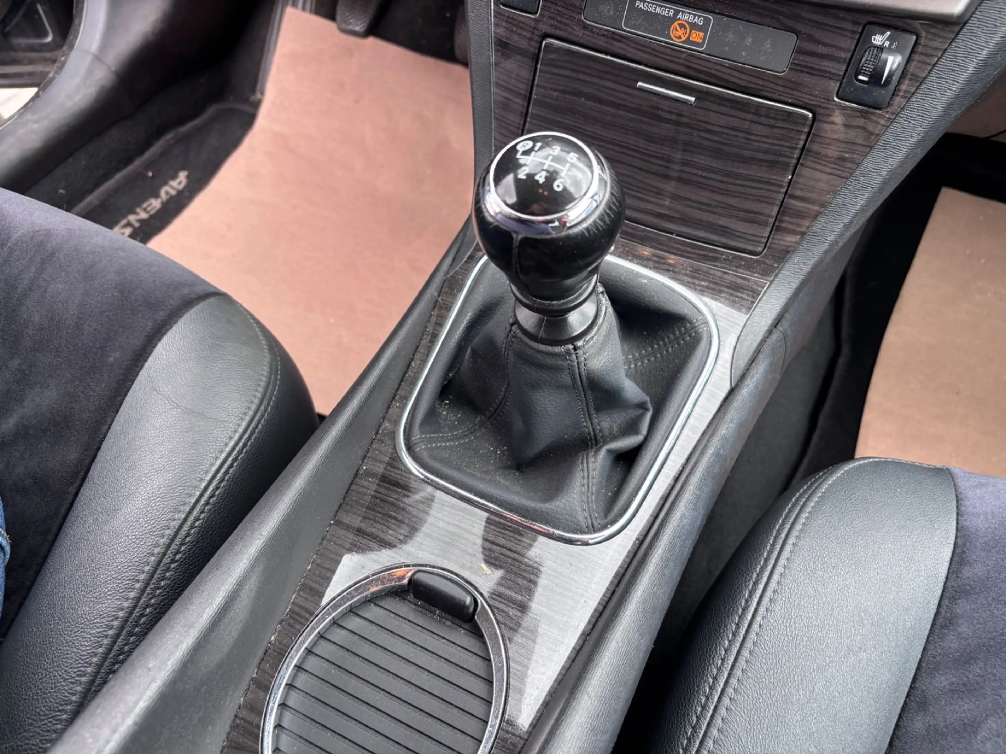 Toyota Avensis 2,2 D-4D 150 Kombi Edition*Navi/1.Hand* — photo 6