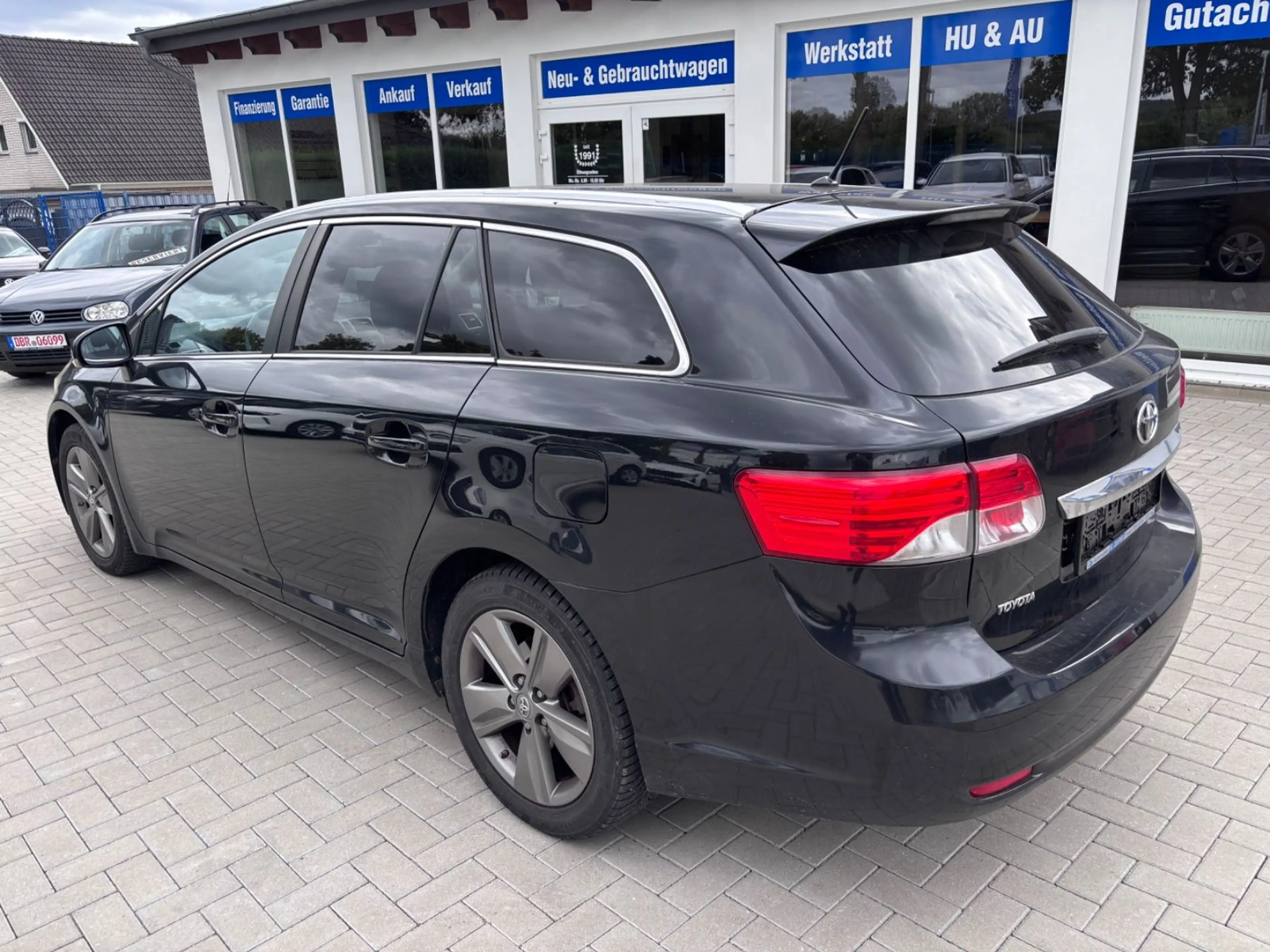 Toyota Avensis 2,2 D-4D 150 Kombi Edition*Navi/1.Hand* — photo 4