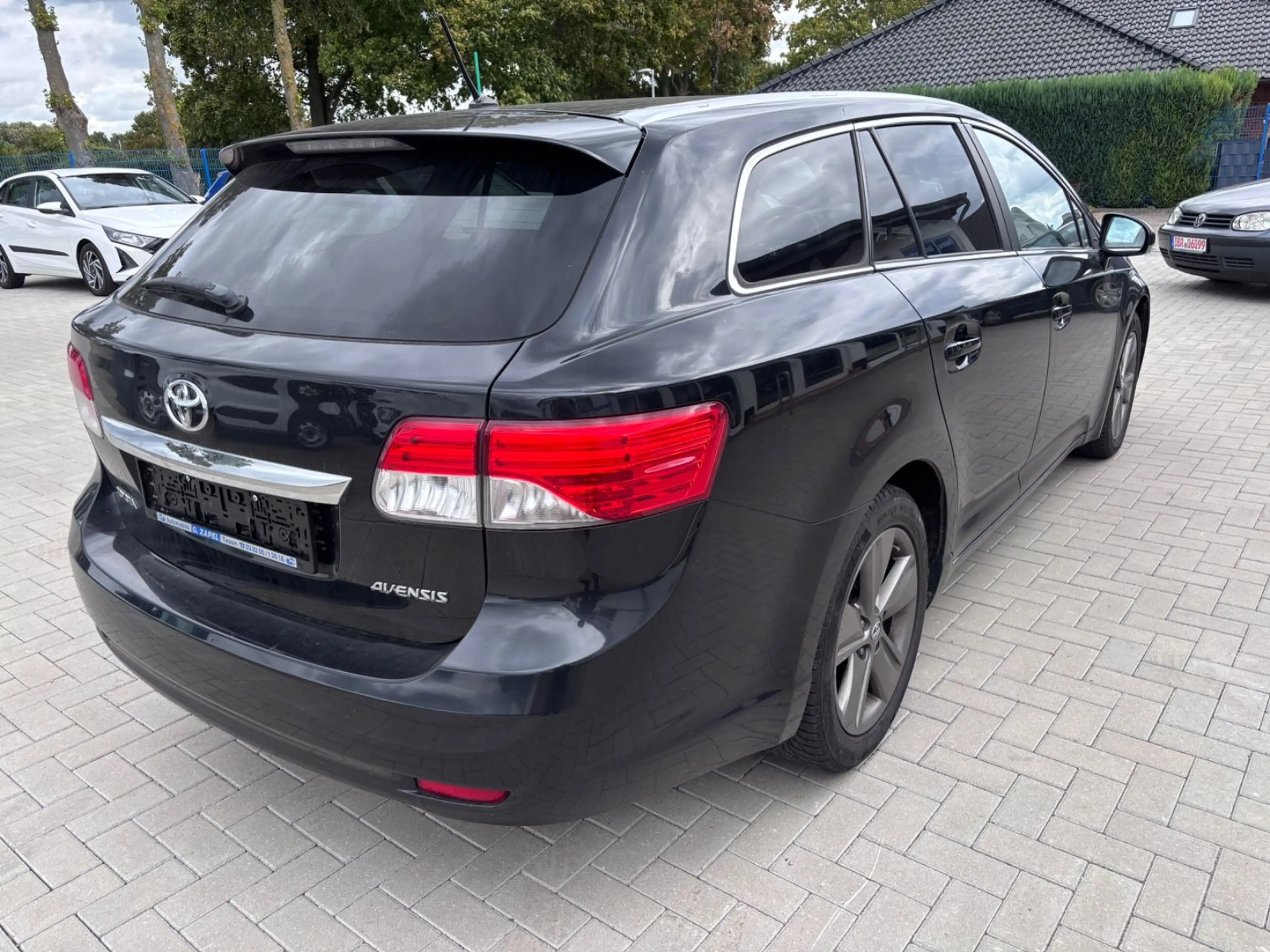 Toyota Avensis 2,2 D-4D 150 Kombi Edition*Navi/1.Hand* — photo 3