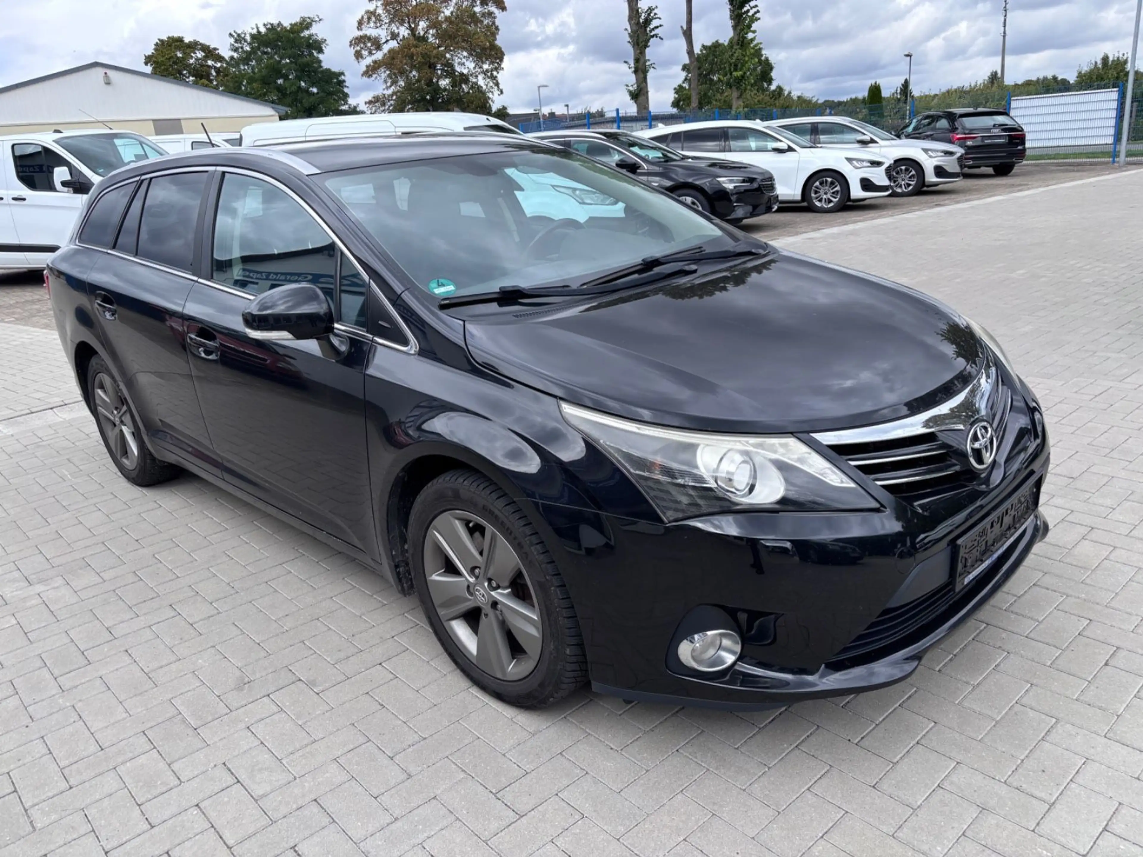 Toyota Avensis 2,2 D-4D 150 Kombi Edition*Navi/1.Hand* — photo 2