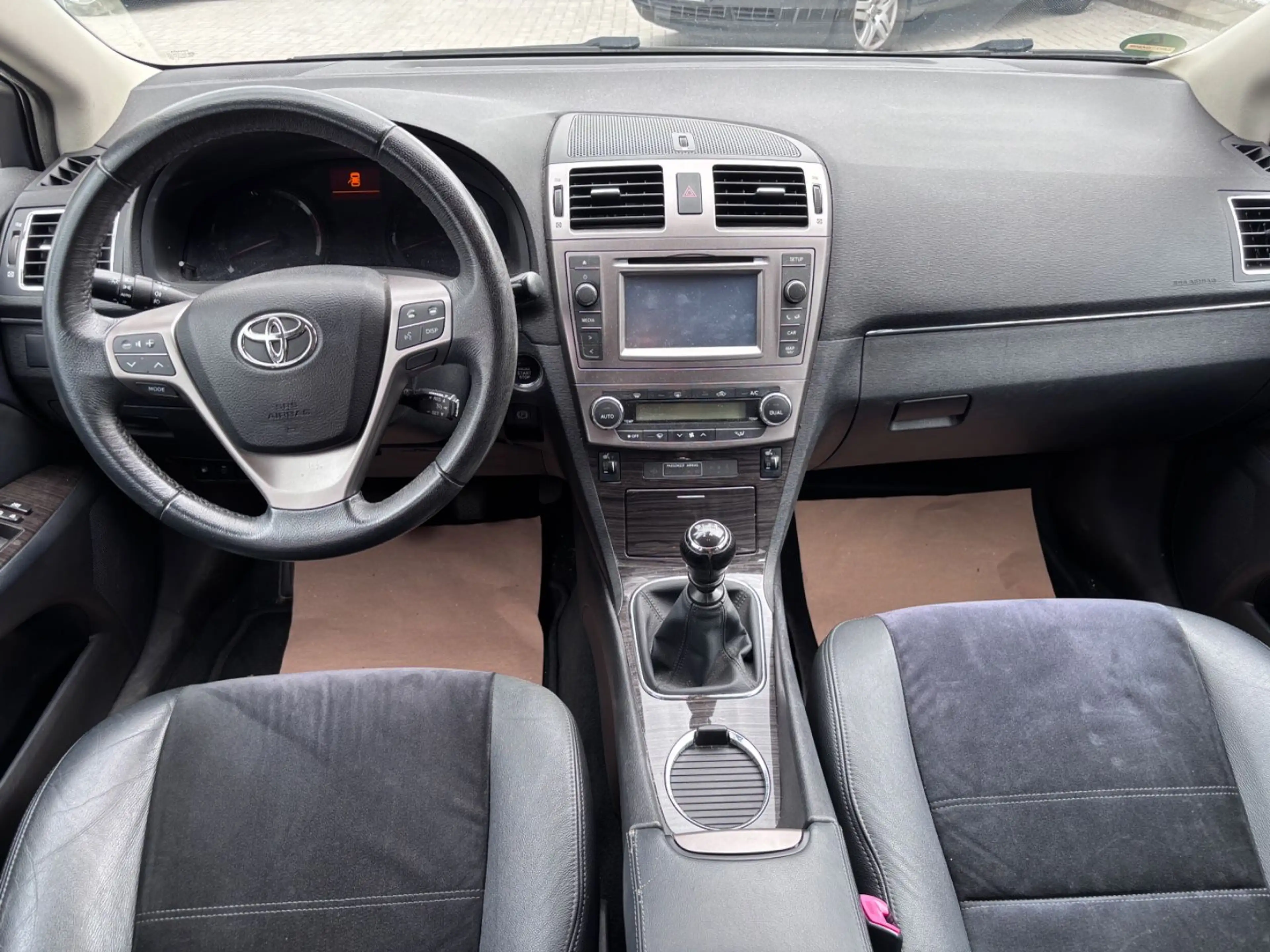 Toyota Avensis 2,2 D-4D 150 Kombi Edition*Navi/1.Hand* — photo 14