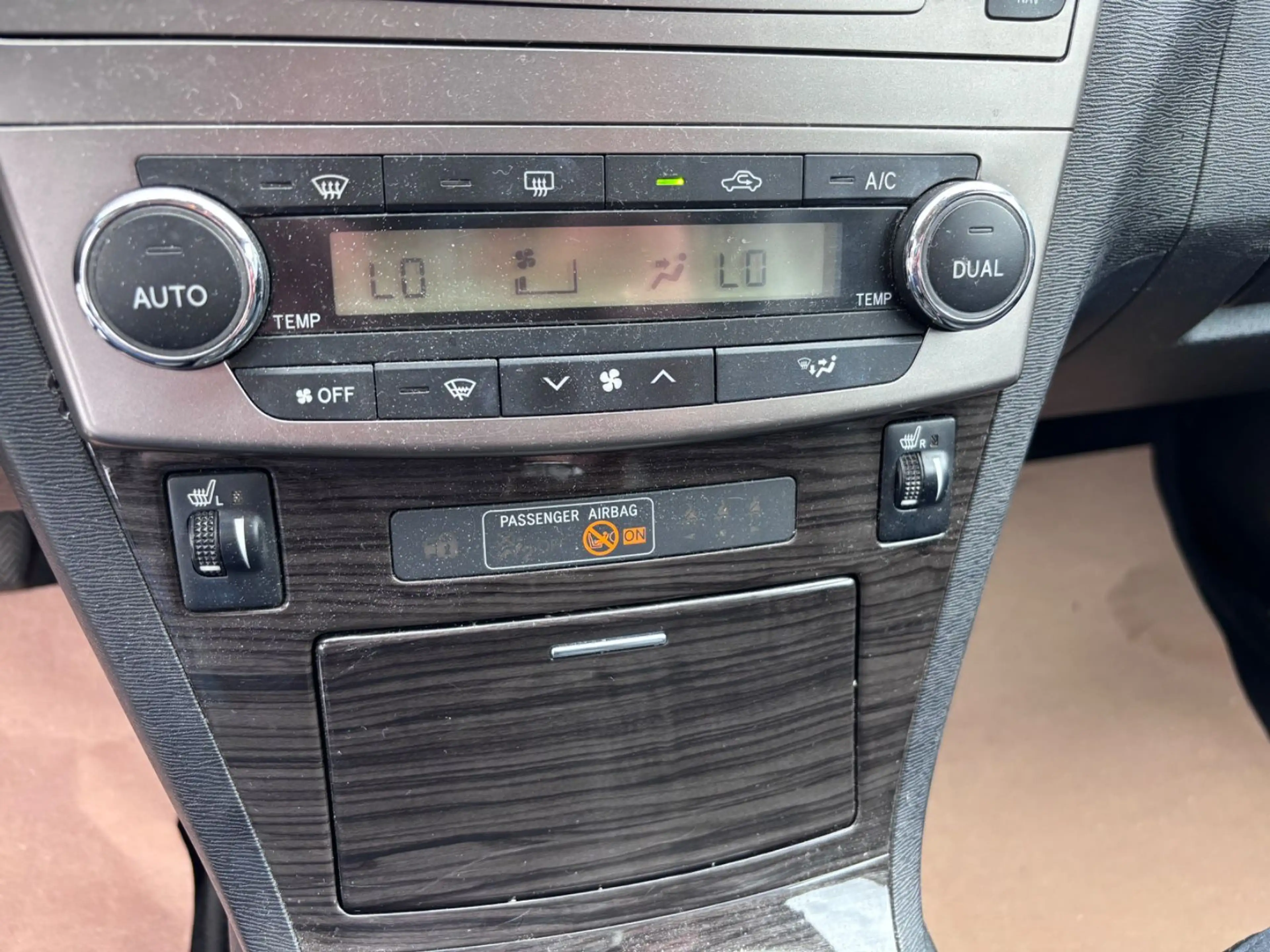 Toyota Avensis 2,2 D-4D 150 Kombi Edition*Navi/1.Hand* — photo 7