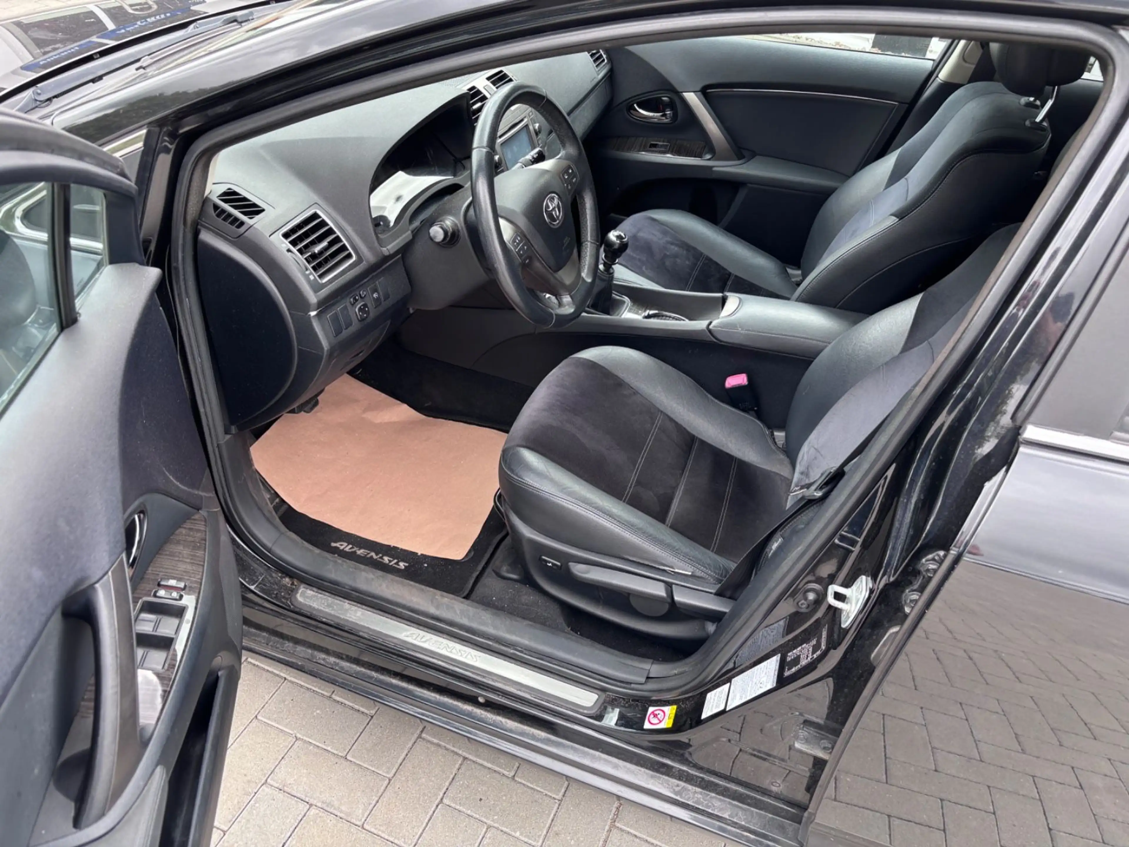 Toyota Avensis 2,2 D-4D 150 Kombi Edition*Navi/1.Hand* — photo 5