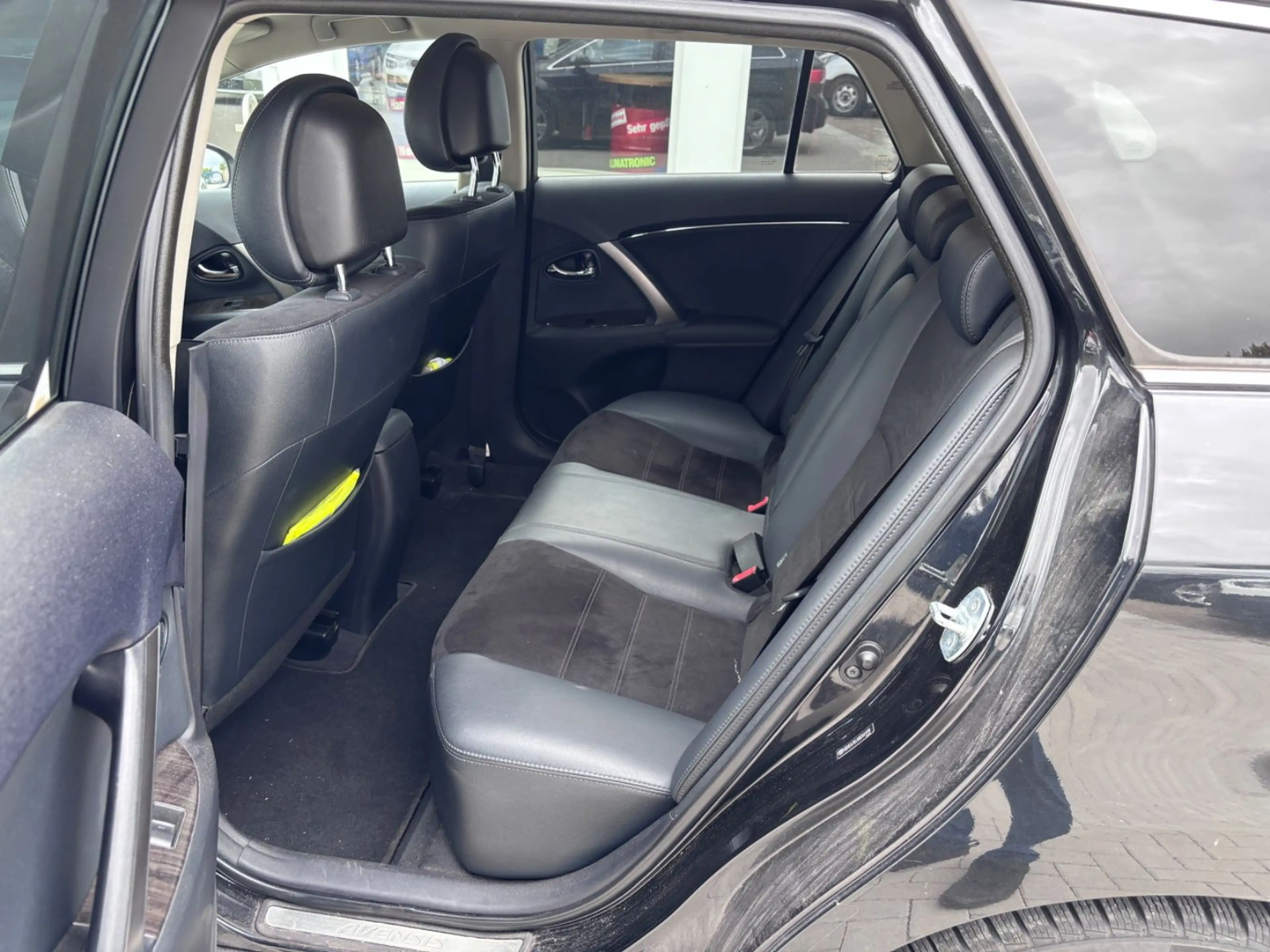 Toyota Avensis 2,2 D-4D 150 Kombi Edition*Navi/1.Hand* — photo 13