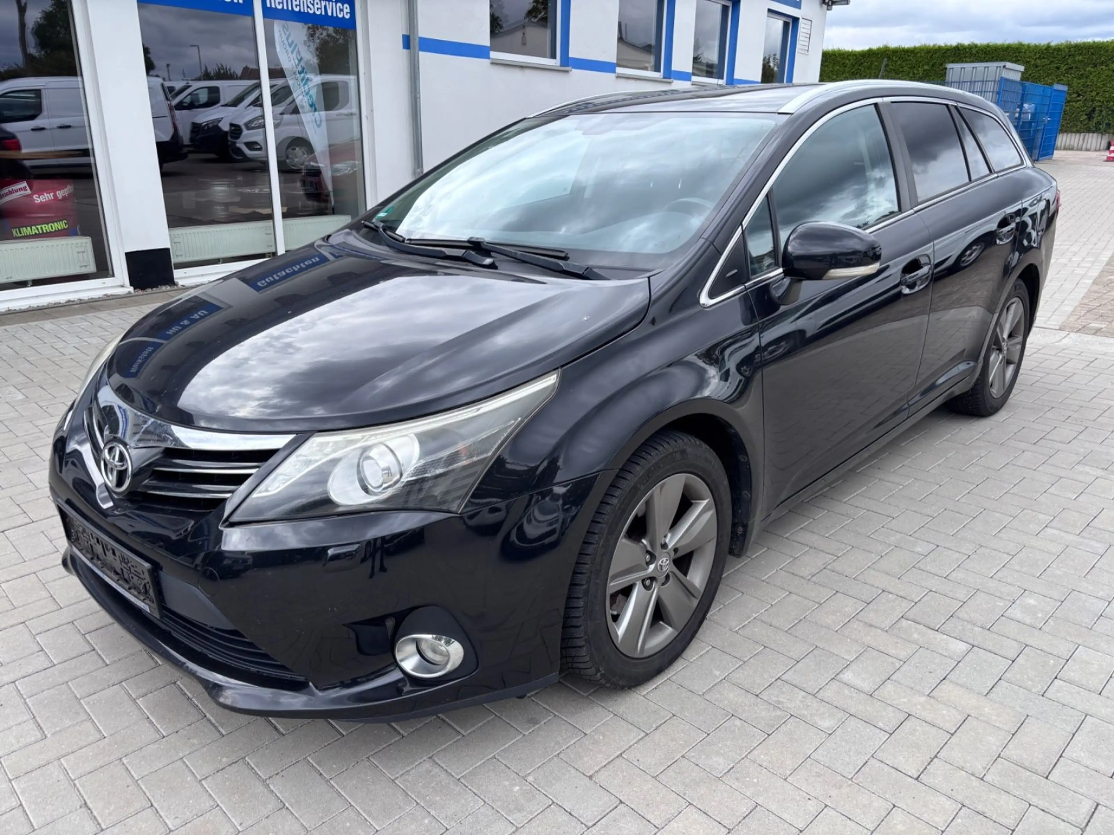 Toyota Avensis 2,2 D-4D 150 Kombi Edition*Navi/1.Hand*