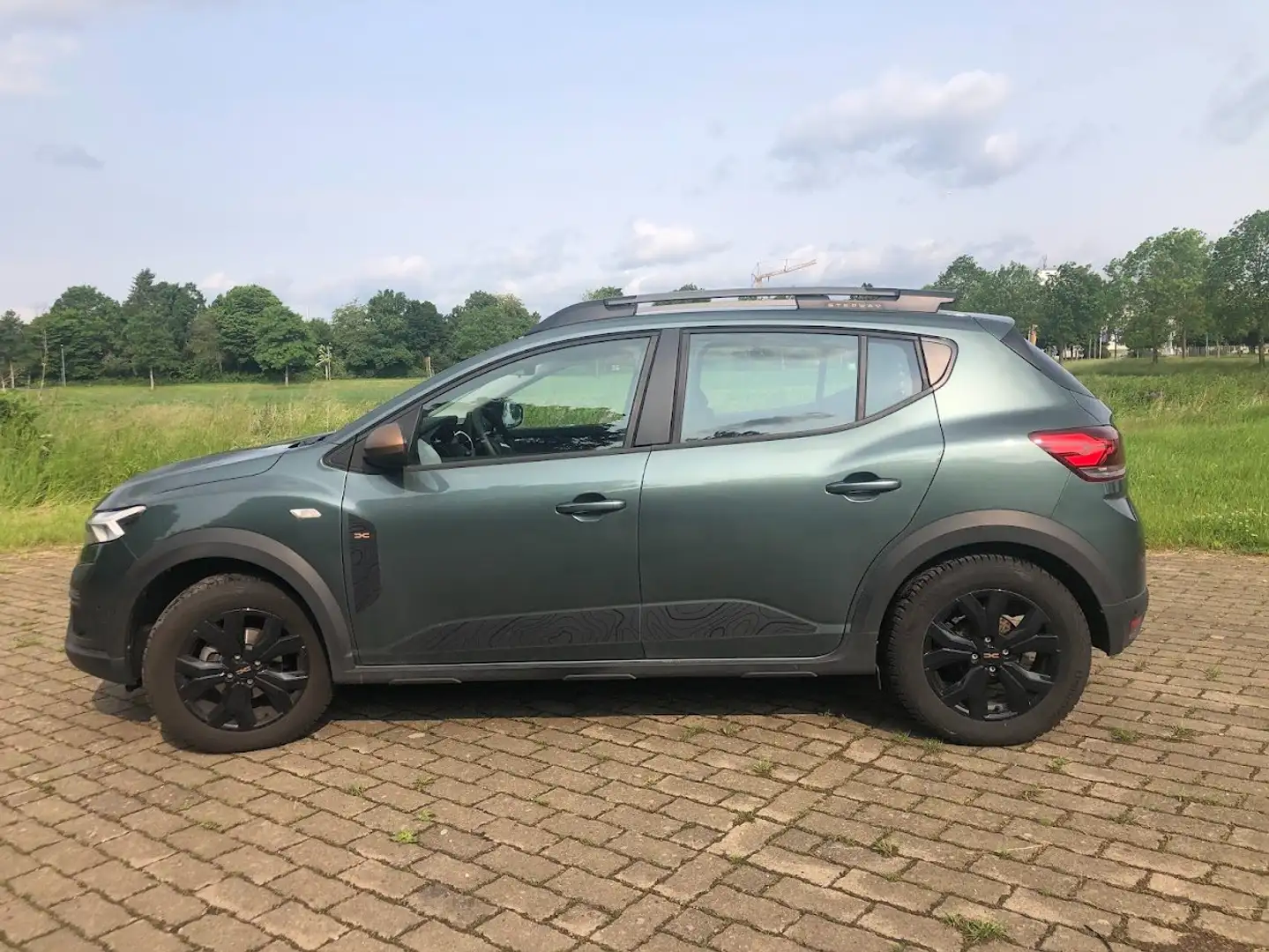 Dacia Sandero Sandero Stepway TCe 90 CVT Extreme Grün - 1