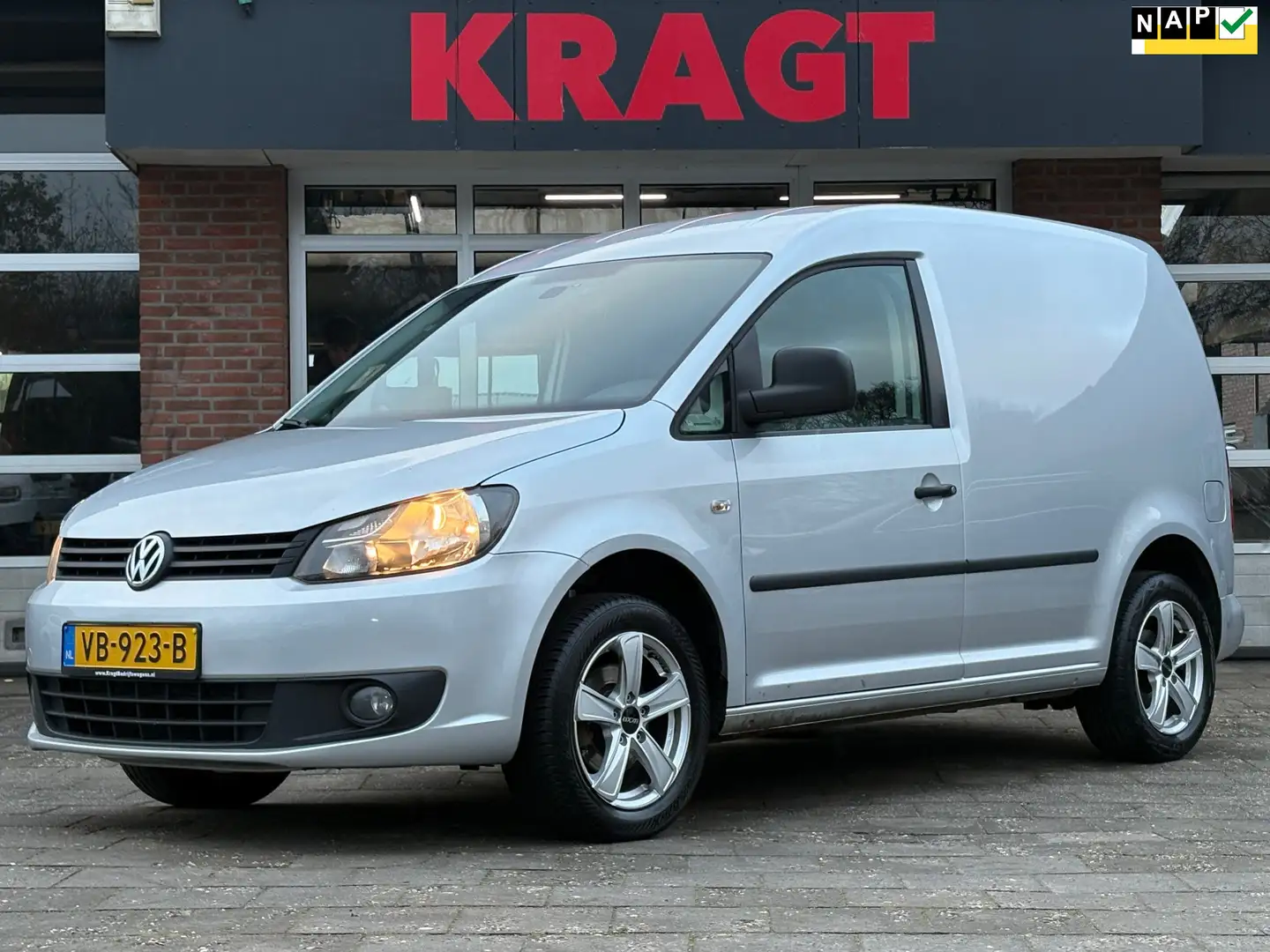 Volkswagen Caddy 1.6 TDI|75PK|NAP|airco|cruise|navi|bluetooth|trekh Zilver - 1