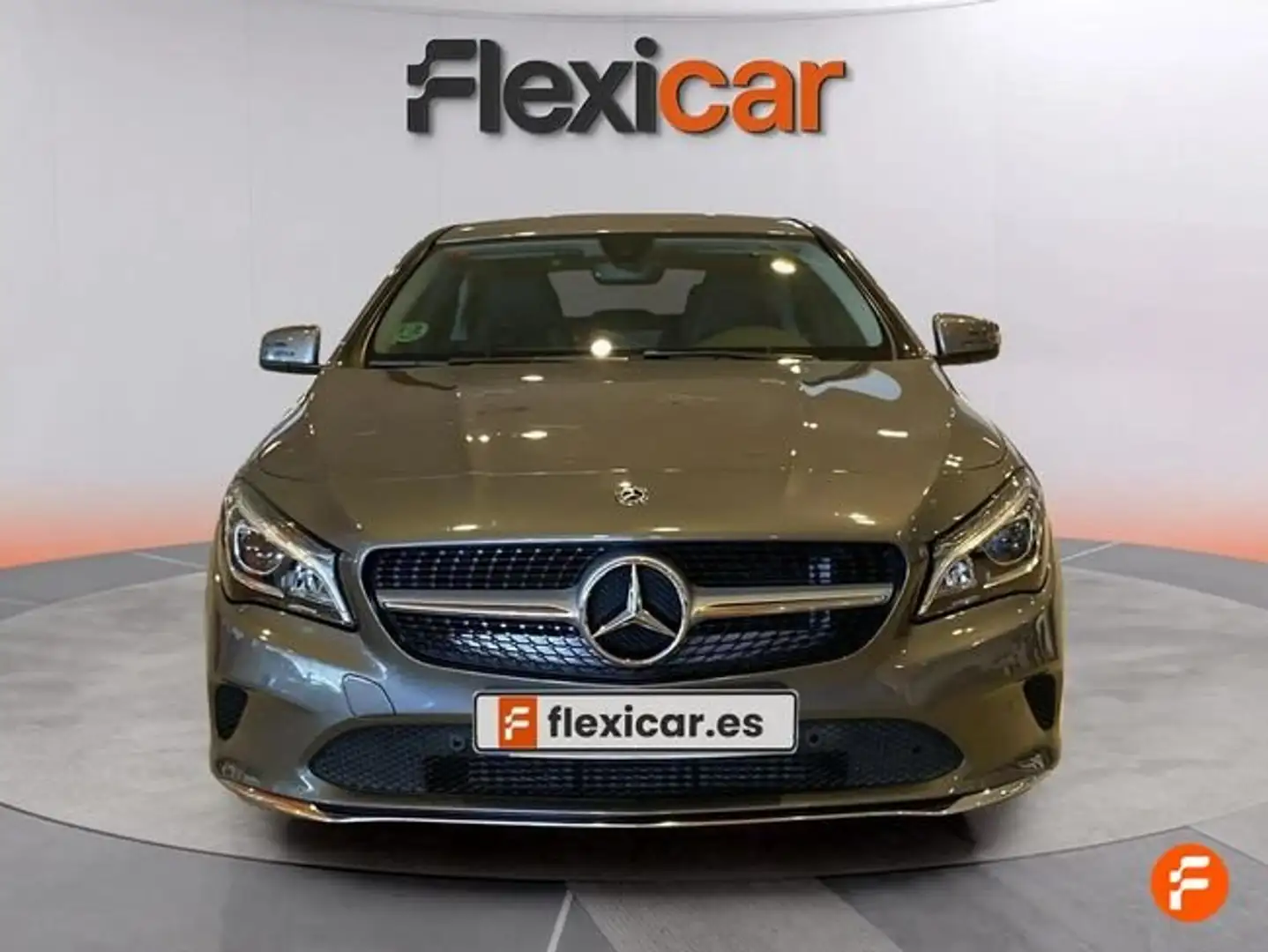 Mercedes-Benz CLA 200 200d Gris - 2