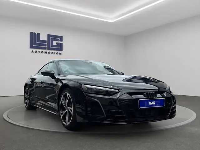 Audi E-Tron GT view 3