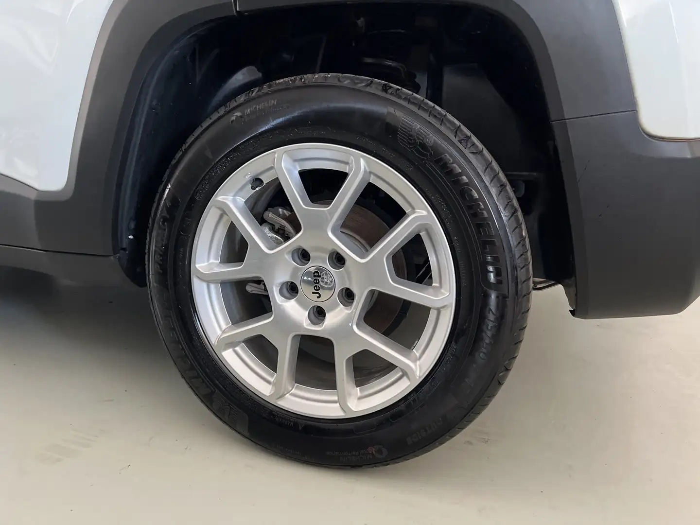Jeep Renegade 1.5 Turbo T4 MHEV Altitude Bianco - 2