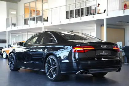 Annonce voiture d'occasion Audi S8 - CARADIZE