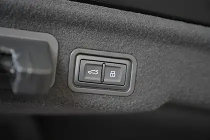 Annonce voiture d'occasion Audi S8 - CARADIZE