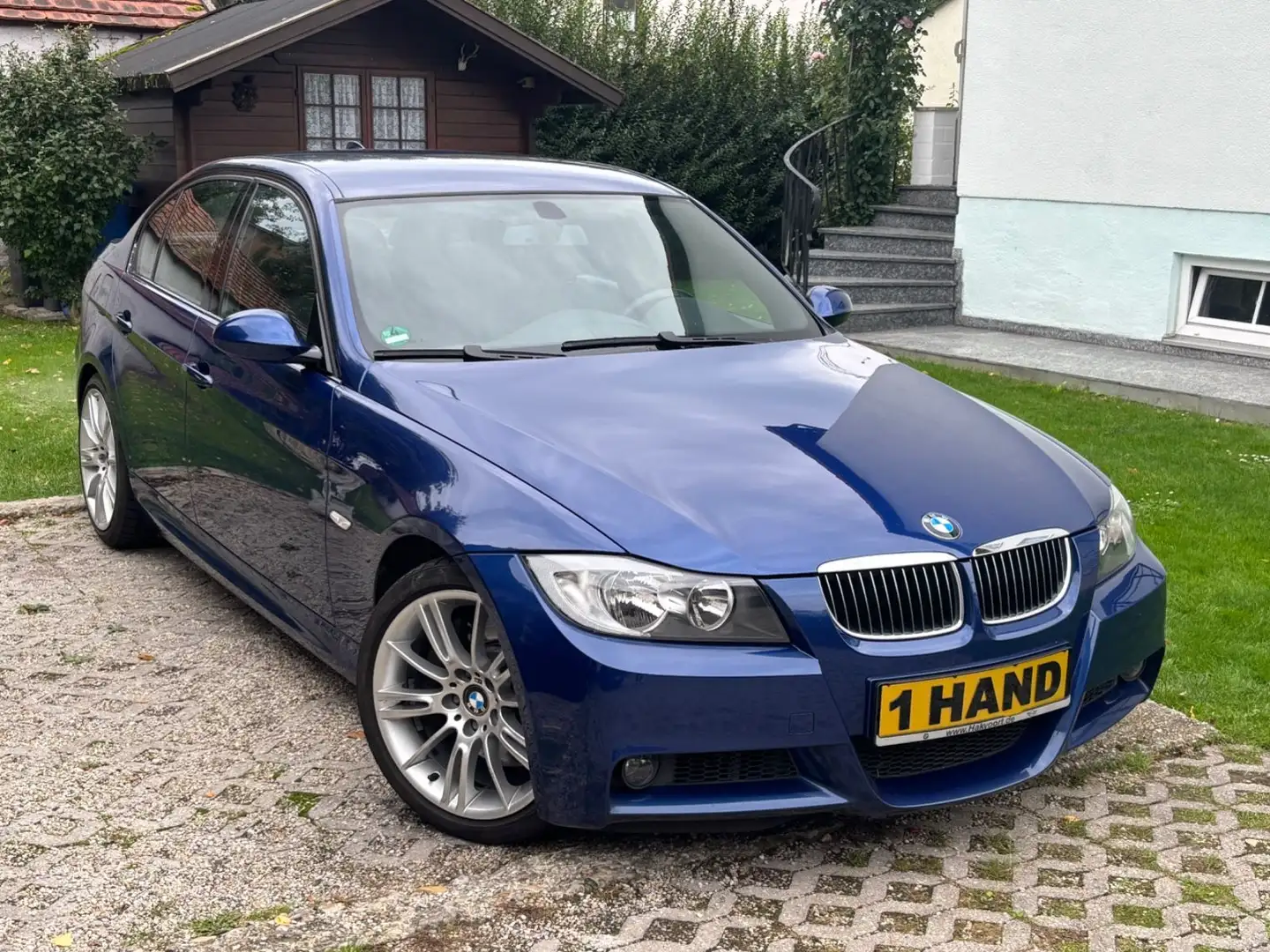 BMW 335 i e90 aus 1.Hand+M-Paket ab Werk+BMW Service Bleu - 1