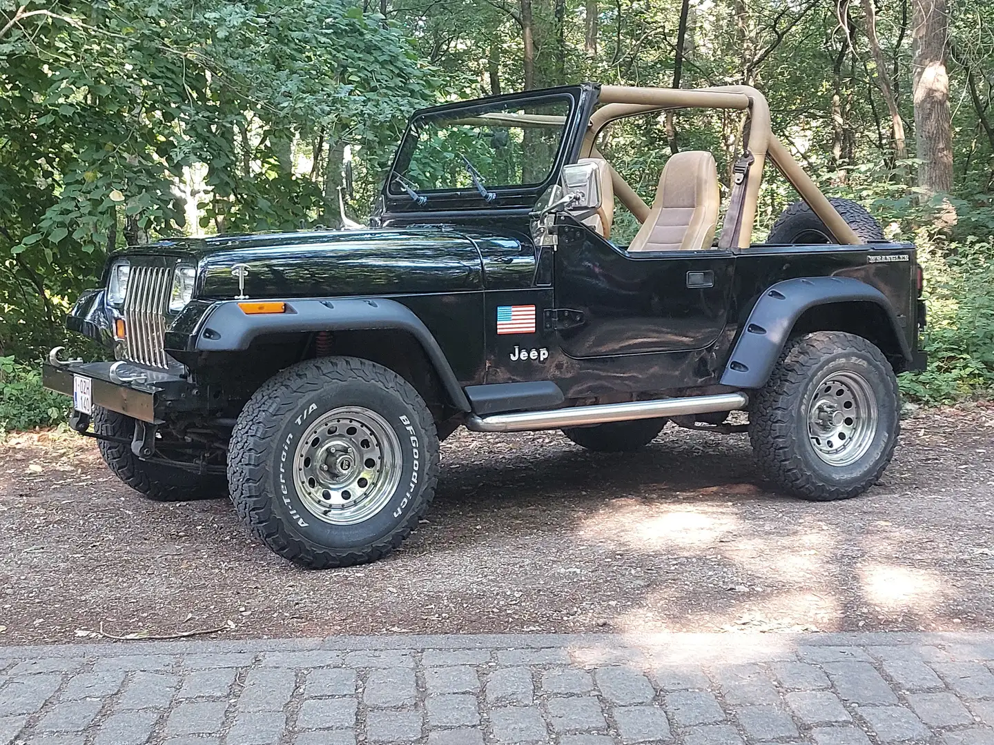 Jeep Wrangler 4.2L soft top Noir - 2
