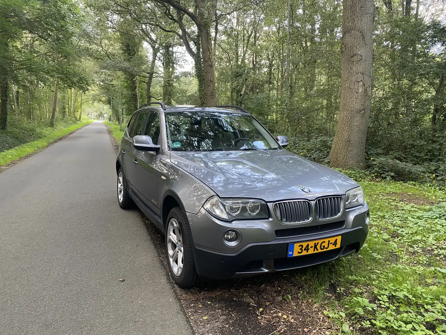 BMW 2.0i Сірий - 1