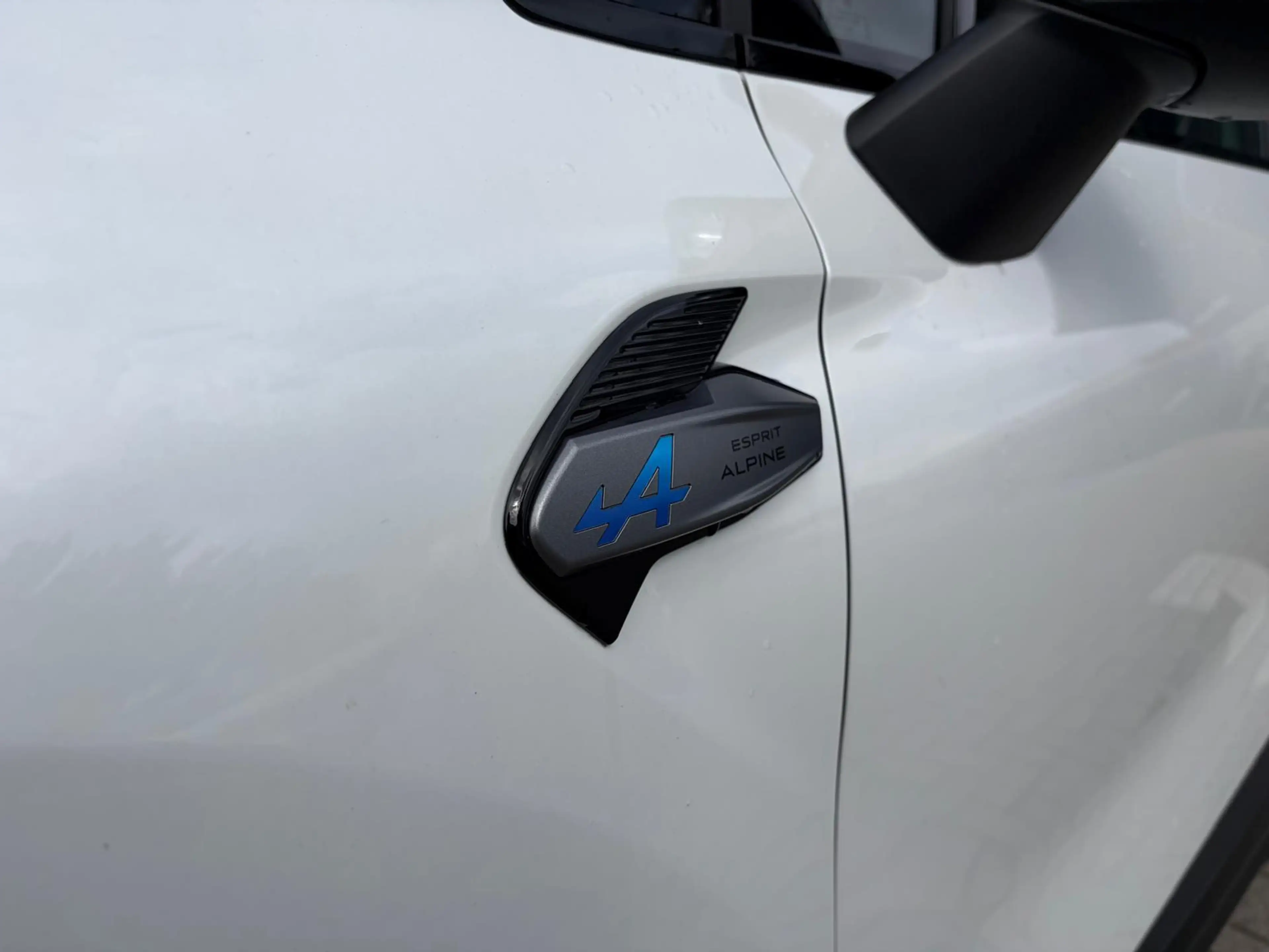 Renault Symbioz Esprit Alpine Full Hybrid E-Tech 160 l € 5.427 voo — photo 9