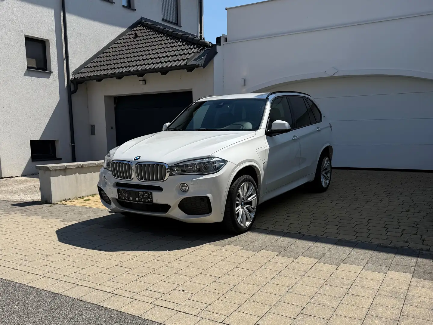 BMW X5 Hybrid 40e Weiß - 1
