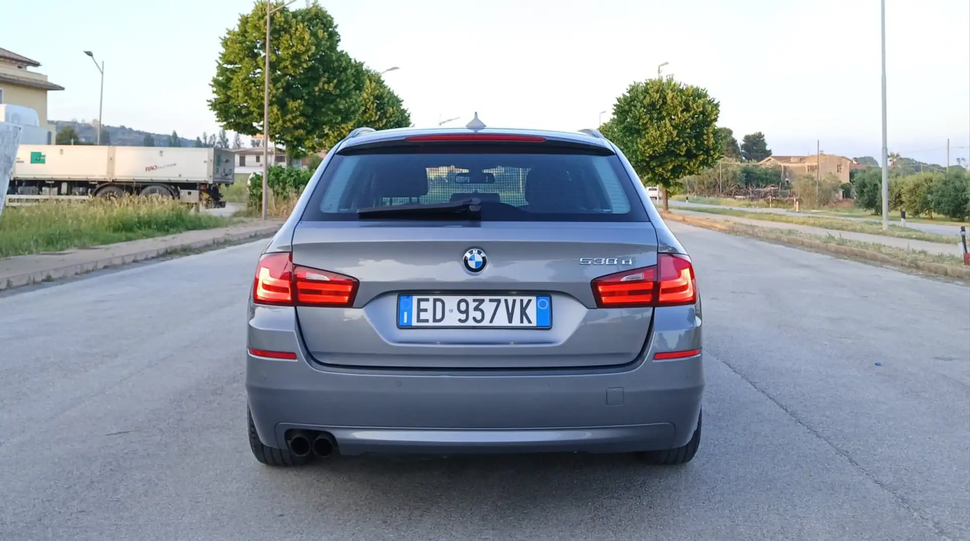 BMW 530 F10/F11 Cambio Automatico (Tel 353 371 0807) Gris - 2
