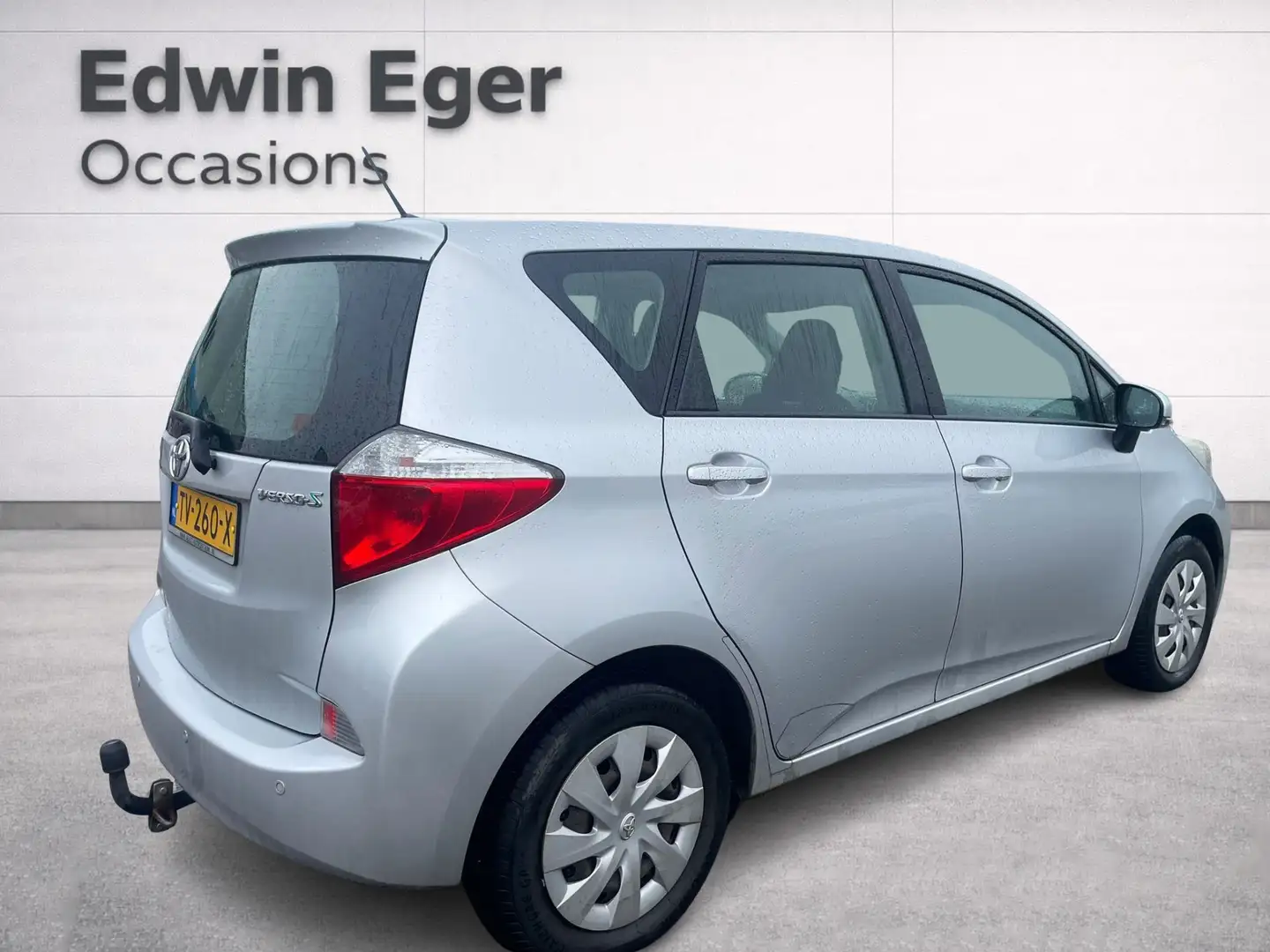 Toyota Verso-S 1.3 VVT-i Dynamic, trekhaak, alle onderhoudsboekje Grau - 2