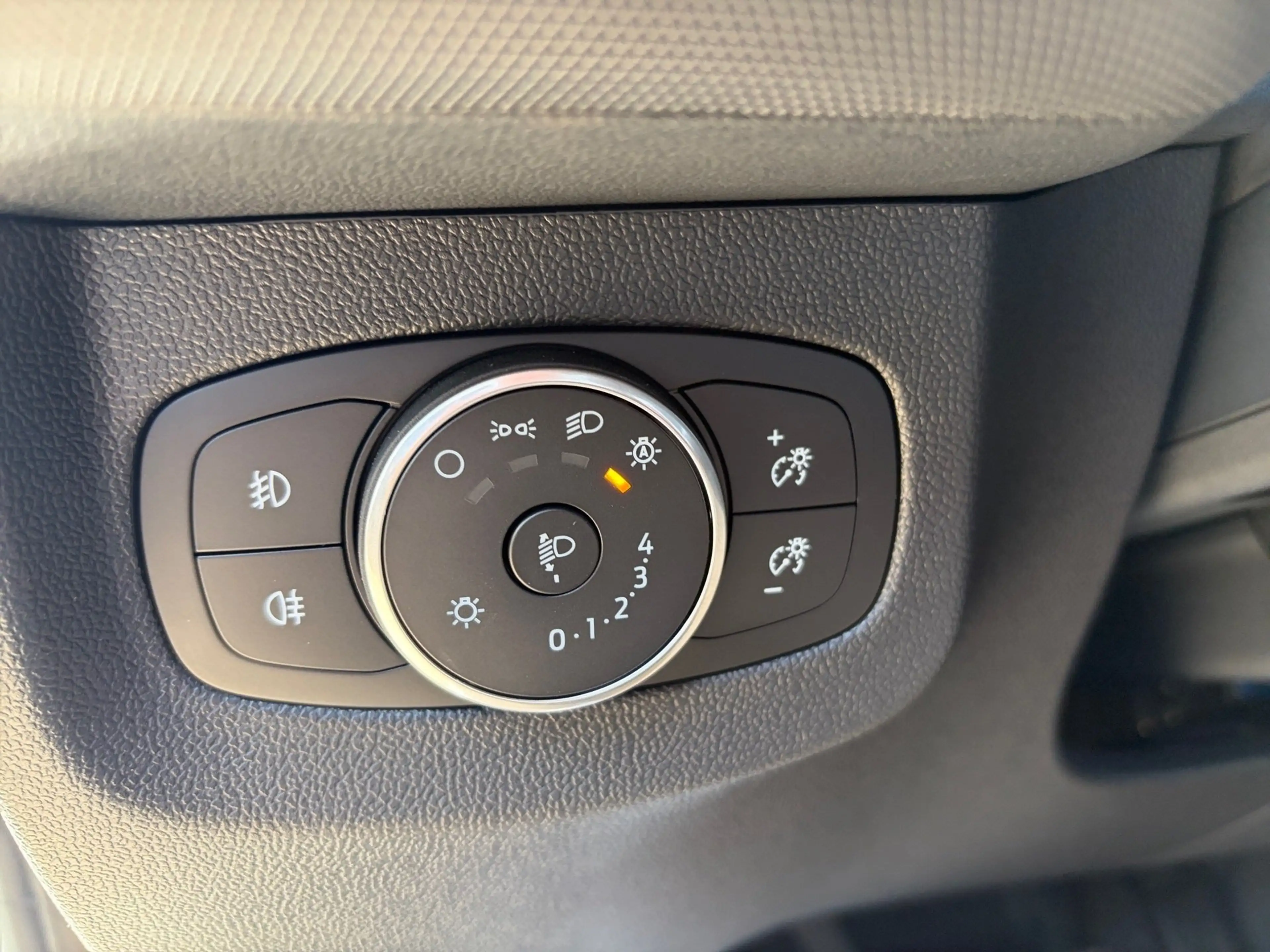 Ford Transit Courier Trend — photo 13