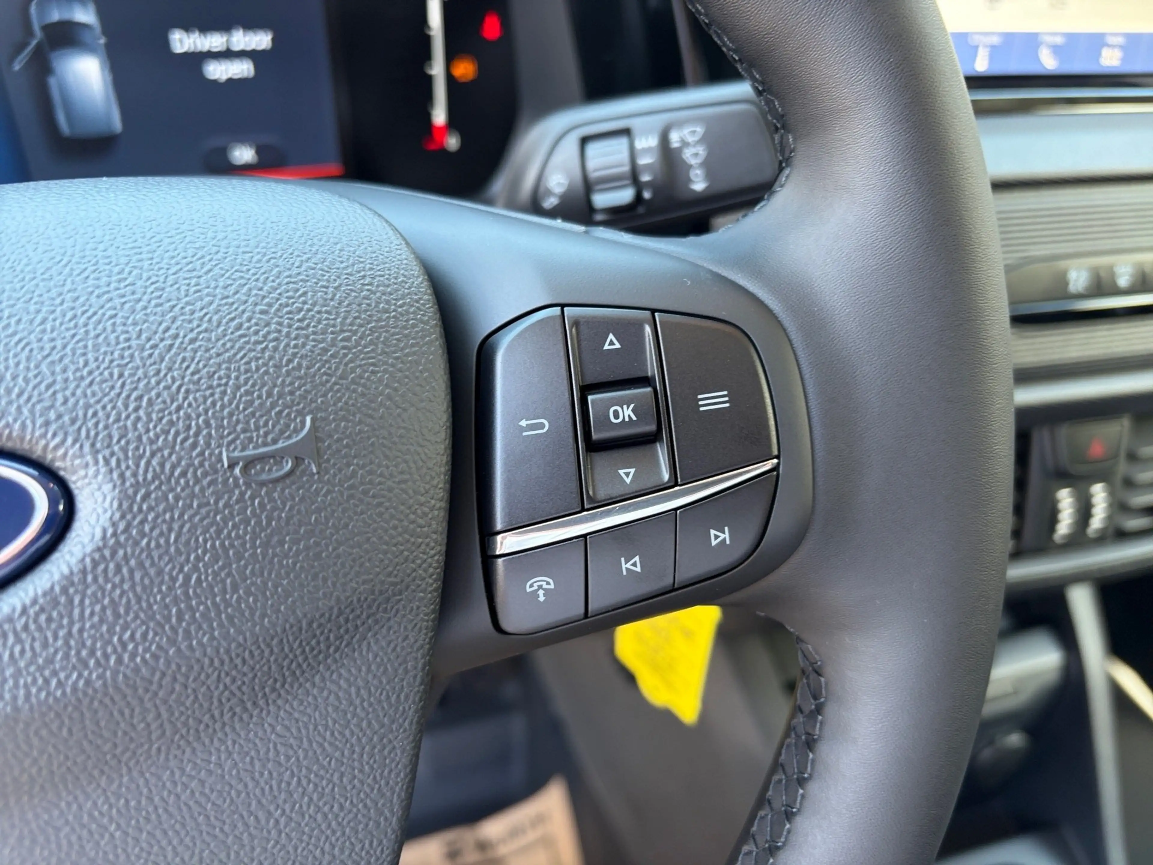 Ford Transit Courier Trend — photo 12