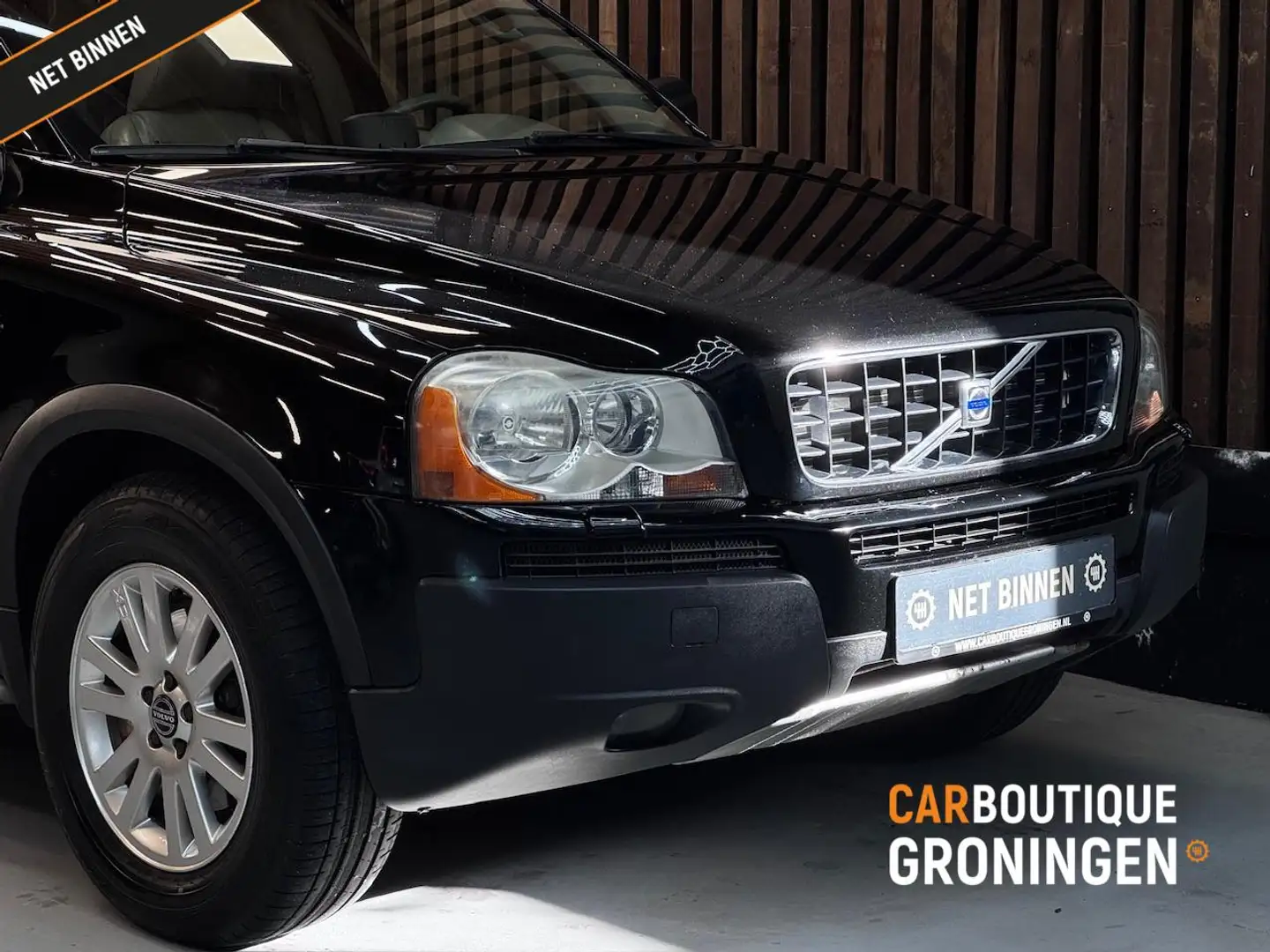 Volvo XC90 2.5 T Momentum | 2e EIGENAAR | AUTOMAAT | LEDER | Zwart - 2