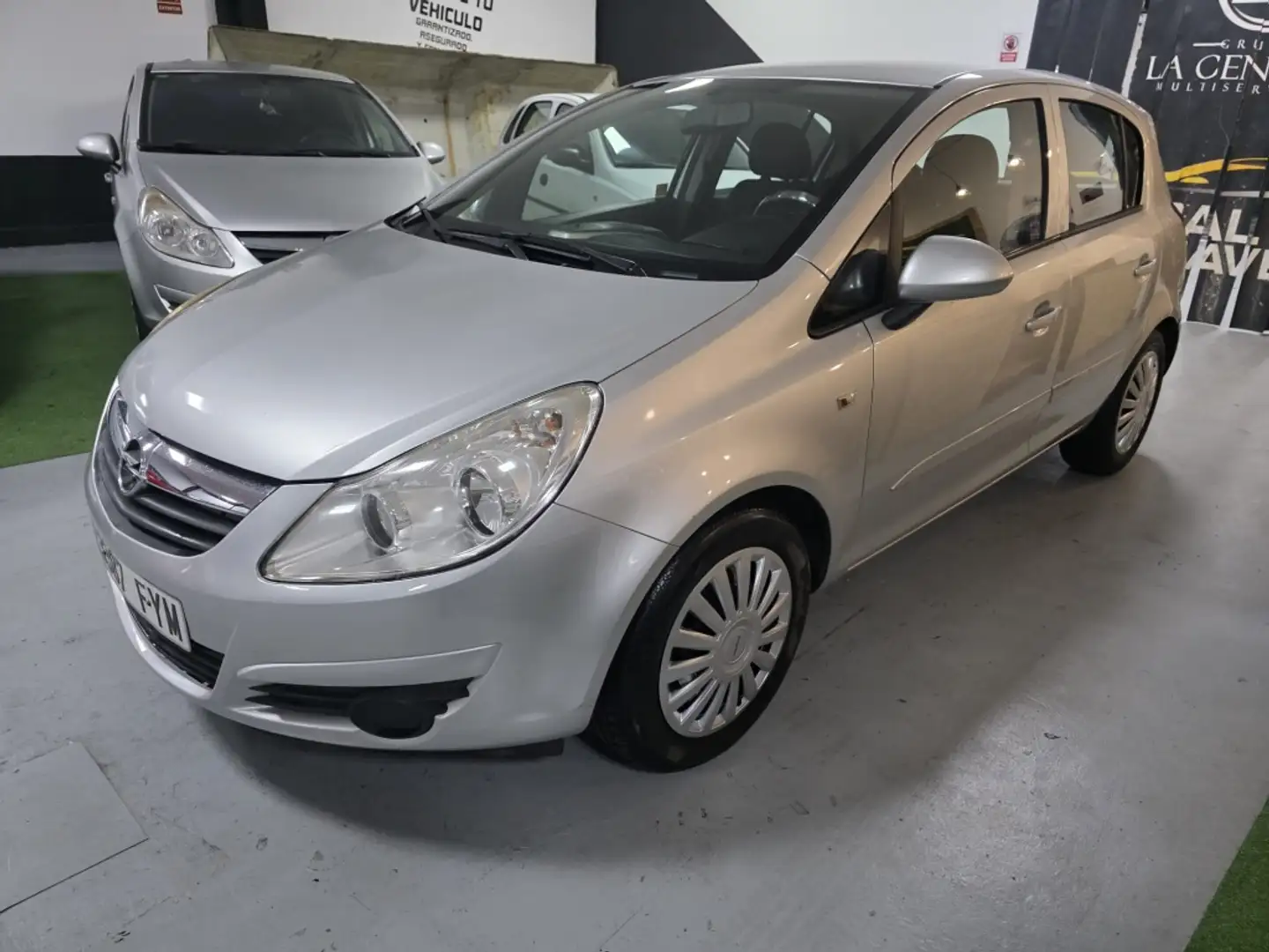 Opel Corsa 1.2 16v Essentia Gris - 2