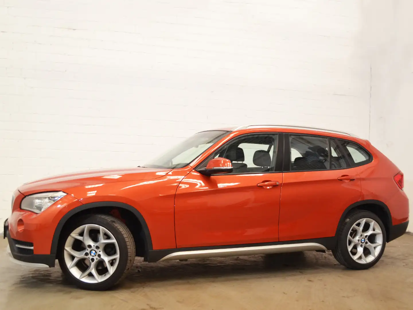 BMW X1 sDrive 20d Autom. X-Line *M-Paket 18Z Leder* Orange - 2