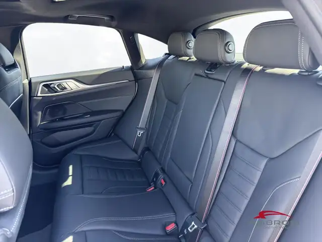 BMW 4 Series view 11