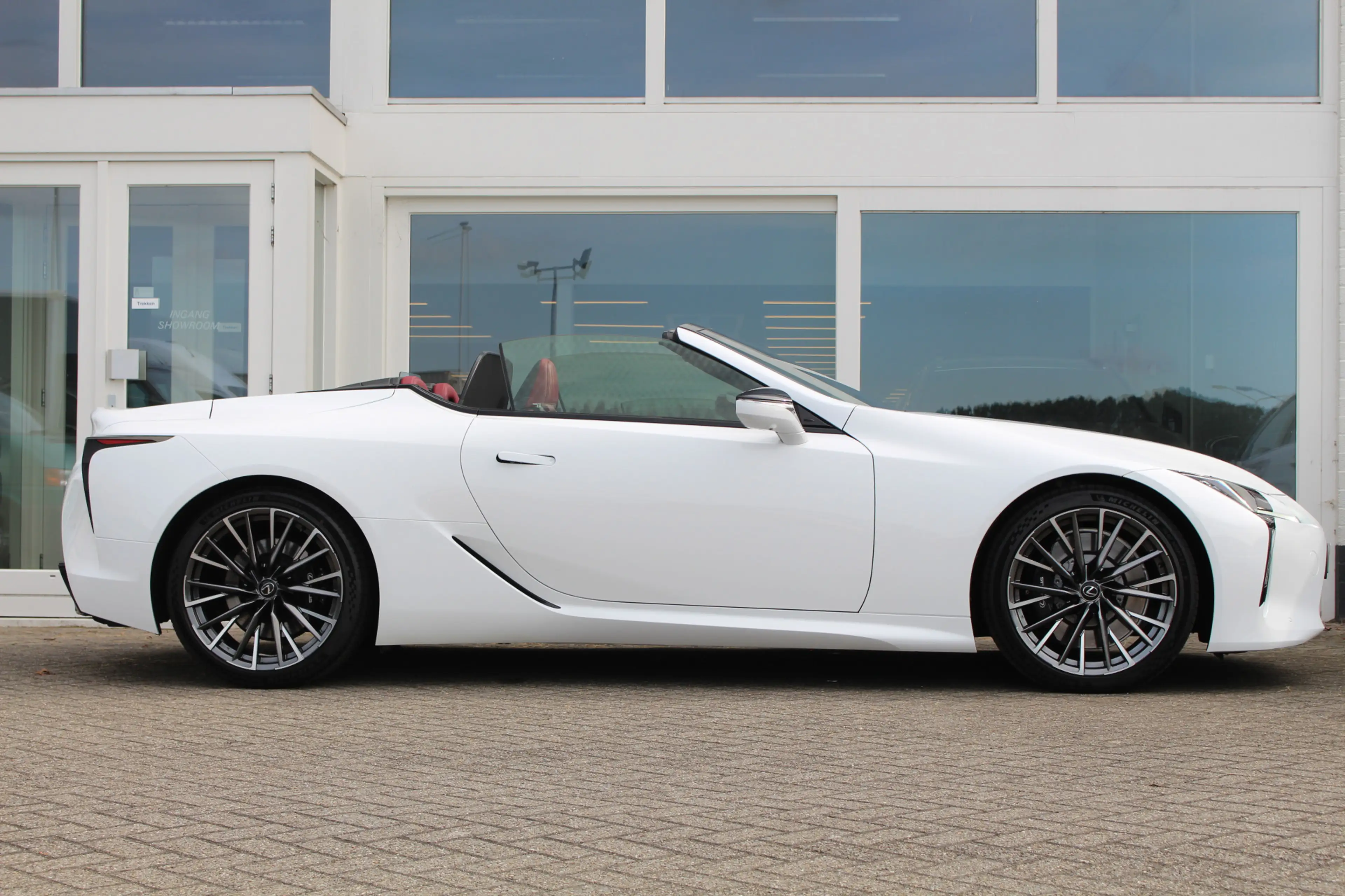 Lexus LC 500 Convertible 5.0 V8 ''Bespoke Edition'' Carbon I Fa — photo 14