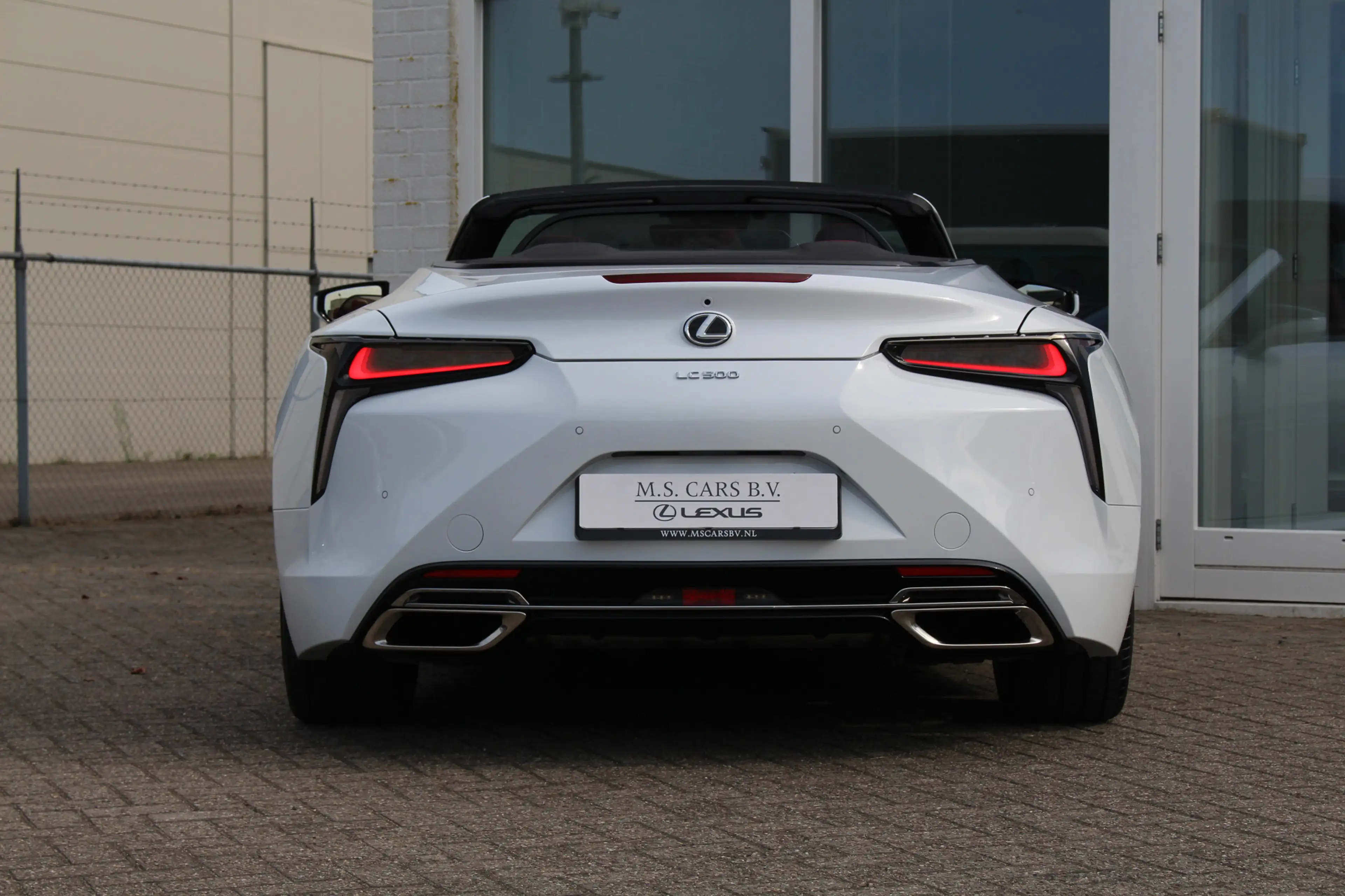 Lexus LC 500 Convertible 5.0 V8 ''Bespoke Edition'' Carbon I Fa — photo 4