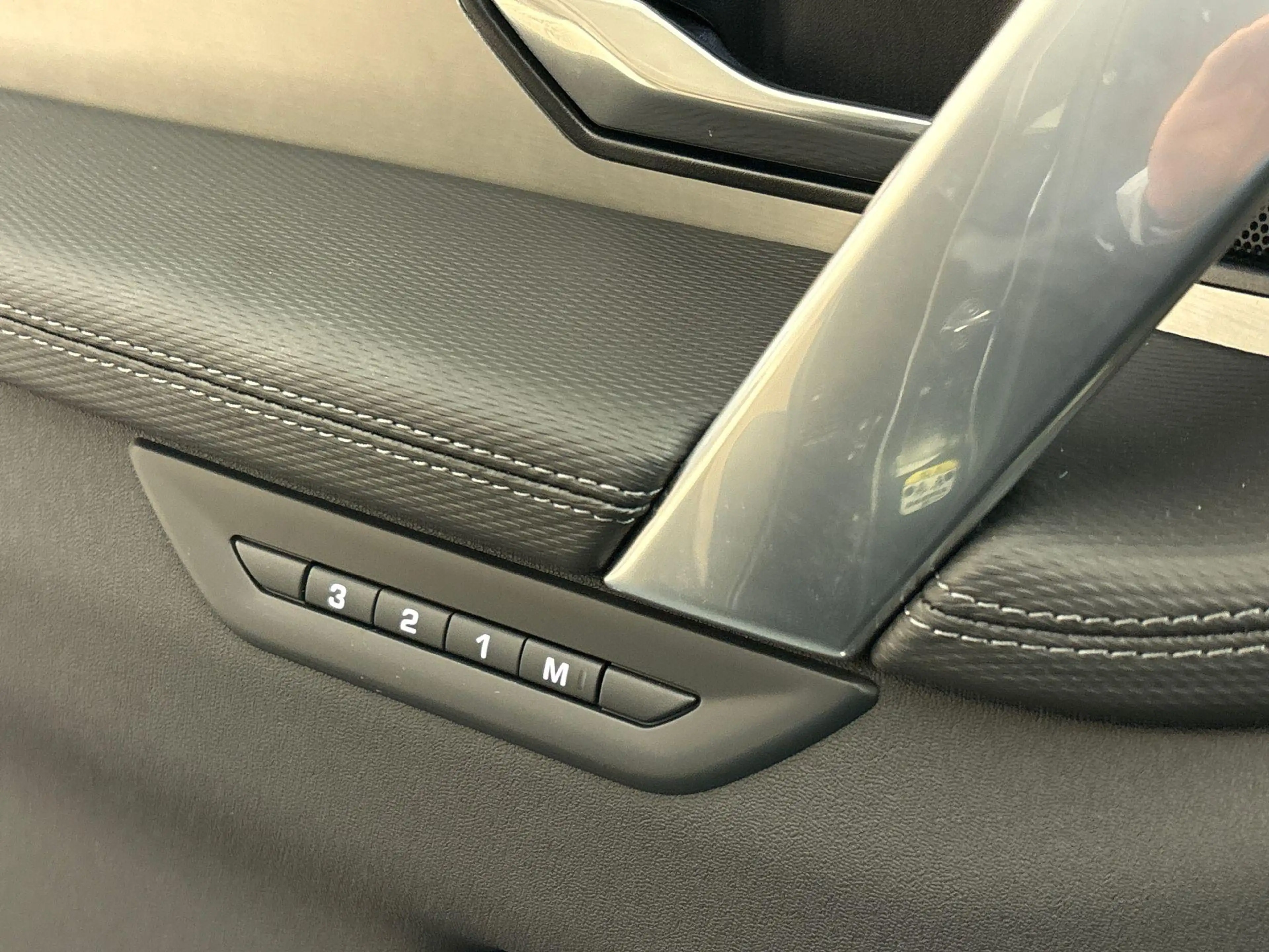 Land Rover Discovery Sport P270e Landmark Edition | Panoramadak | 20 inch Glo — photo 12