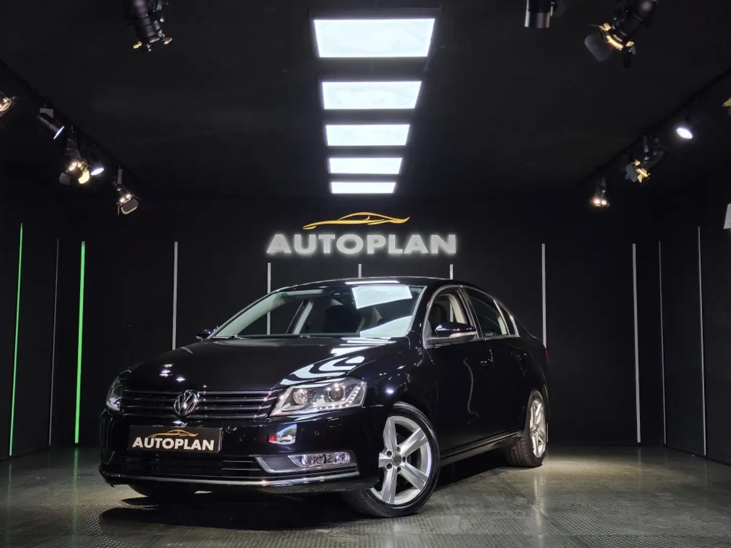 Volkswagen Passat 2.0TDI Advance BMT DSG Noir - 1
