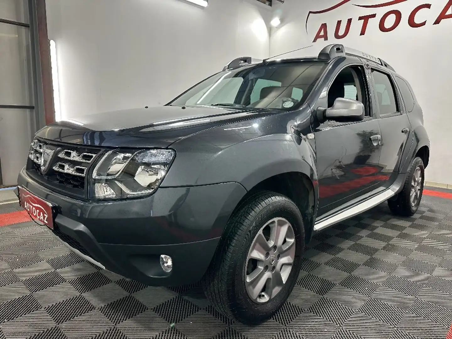 Dacia Duster 1.6 16v 105 4x4 Lauréate +82000KM+ATTELAGE Gris - 2