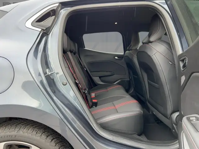 Renault Clio view 9