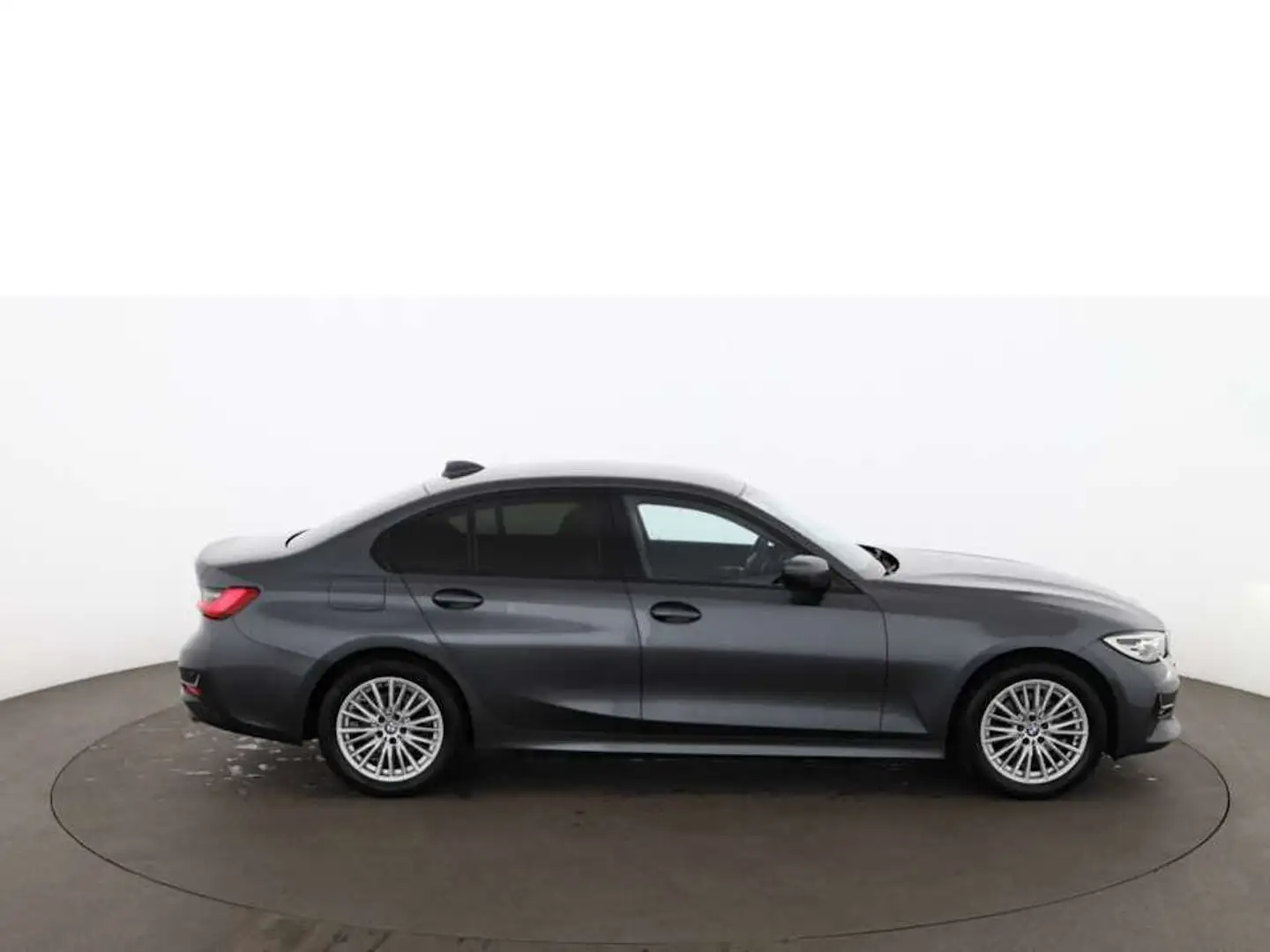 BMW 320 i Sport Line Aut LED NAV LEDER ASSIST TEMPOMAT Grau - 2