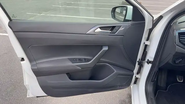 Volkswagen Polo view 7