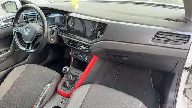 Volkswagen Polo view 10