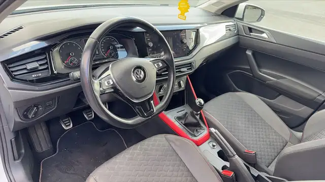 Volkswagen Polo view 8