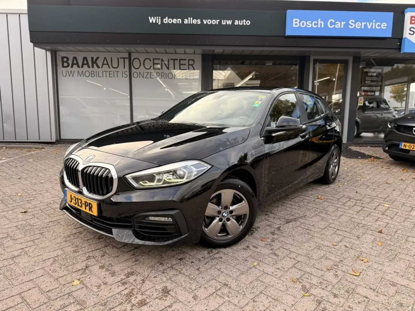 BMW 118 1-serie 118i Executive | Virtual | Navigatie Noir - 1