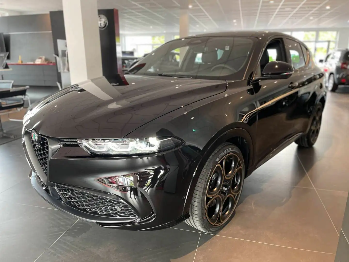 Alfa Romeo Tonale Diesel MY25 INTENSA 1.6 VGT-D 96kW 130PS Black - 1