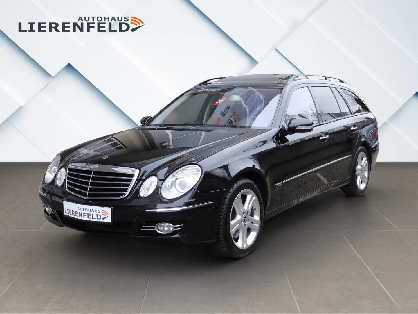 Mercedes-Benz E 500 T Avantgarde 7 Sitze MB Scheckheft Negru - 1
