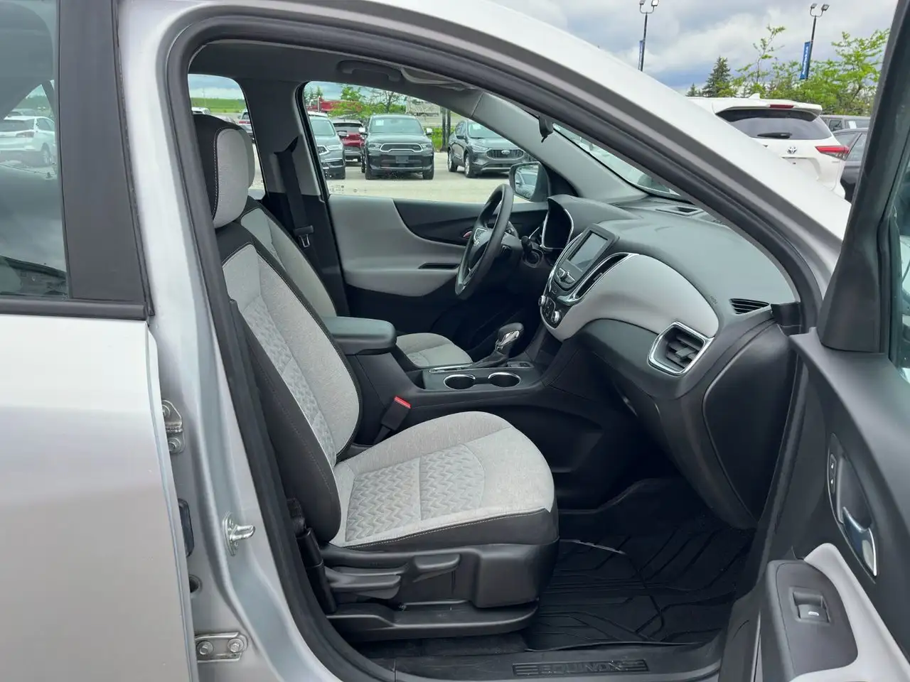 Chevrolet Equinox снимка Chevrolet Equinox