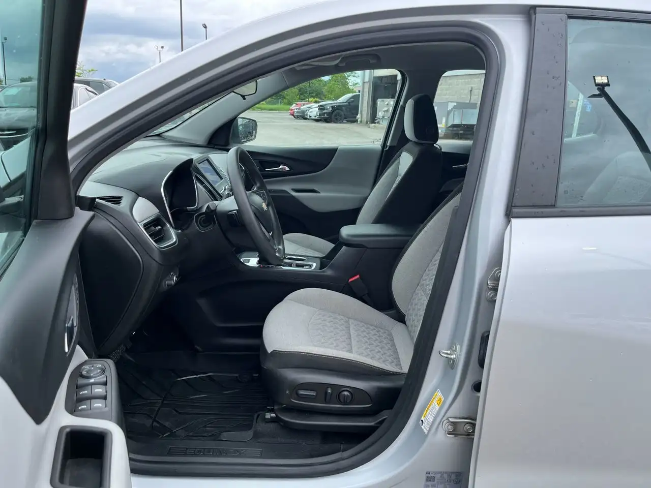Chevrolet Equinox снимка Chevrolet Equinox