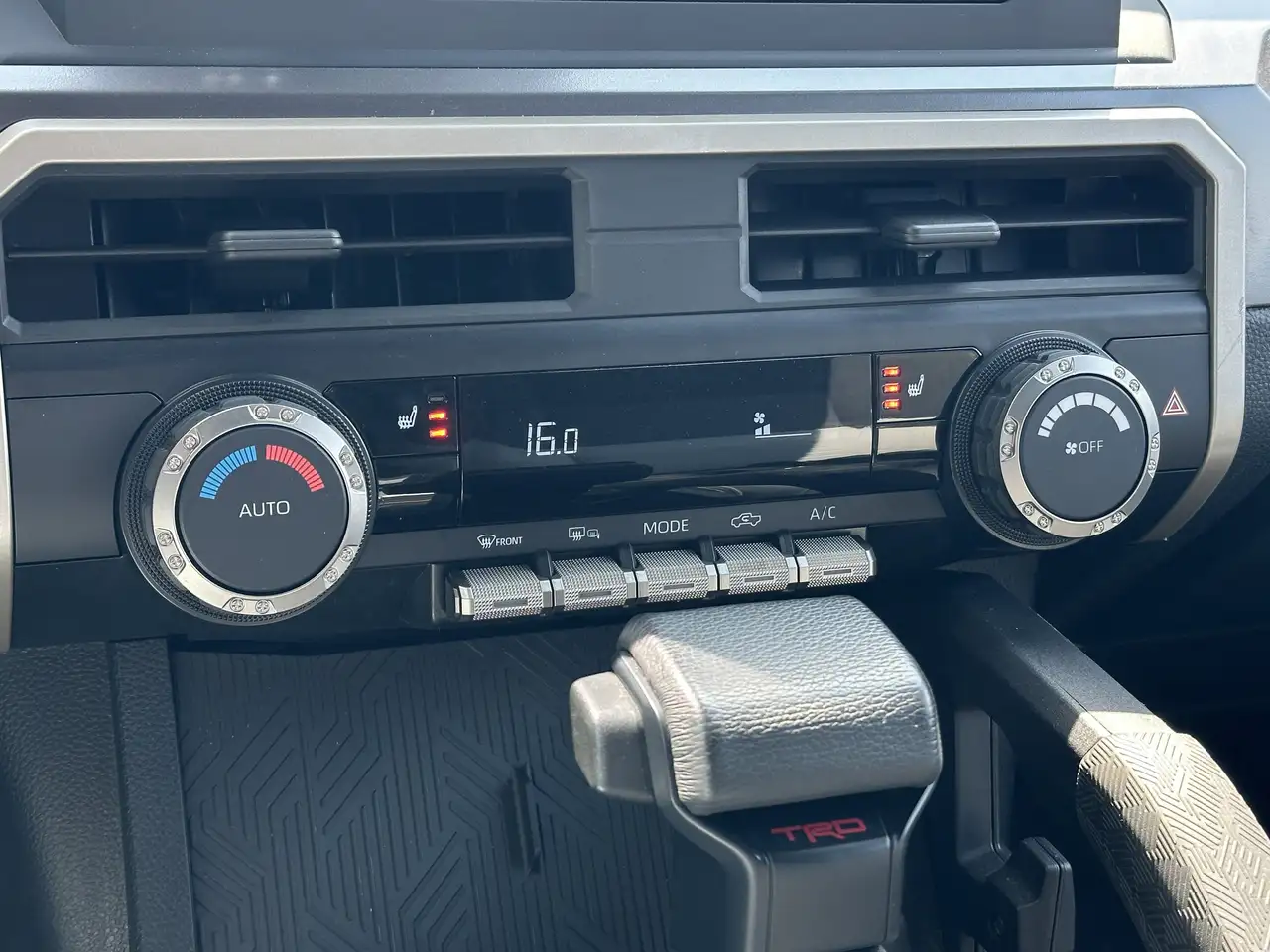 Toyota Tacoma снимка Toyota Tacoma
