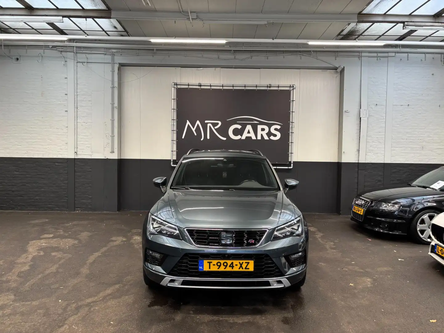 SEAT Ateca 2.0 TSI FR 4DRIVE Business Intense Grau - 1